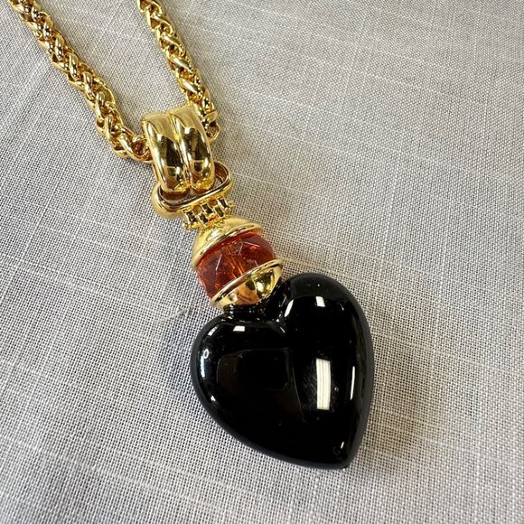 Joan Rivers Jewelry - Vintage Joan Rivers 18K Gold Plated Black Heart Pendant Necklace